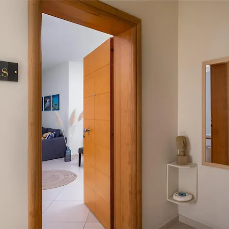 Rodini Anassa Daire *